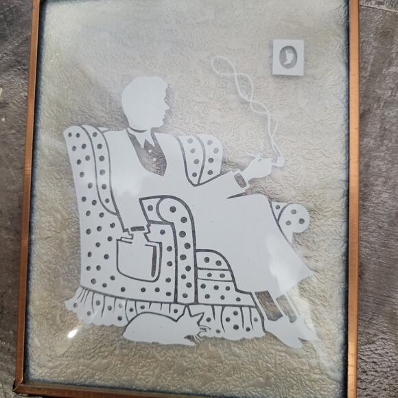 VTG Convex Glass Reverse Painting, Man in Chair with Cat, 4x5 - Picture 6 of 6